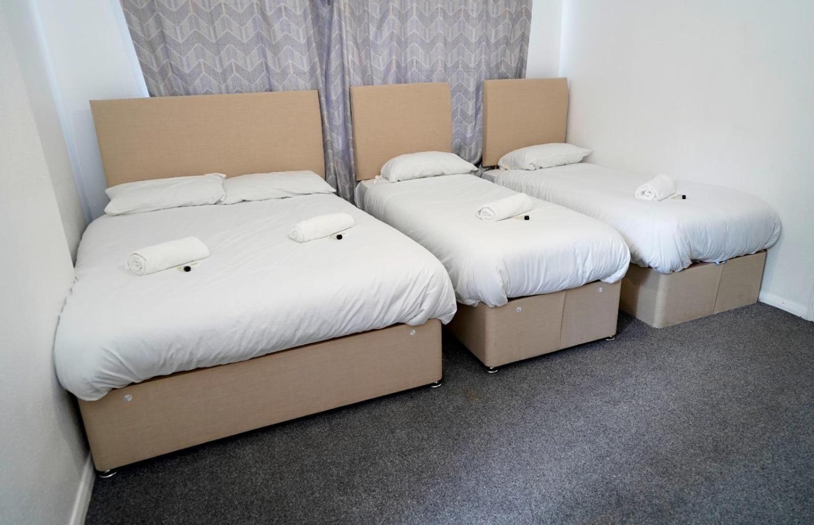 Gatwick Birchwood Lodge With Holiday Parking Horley Exterior foto